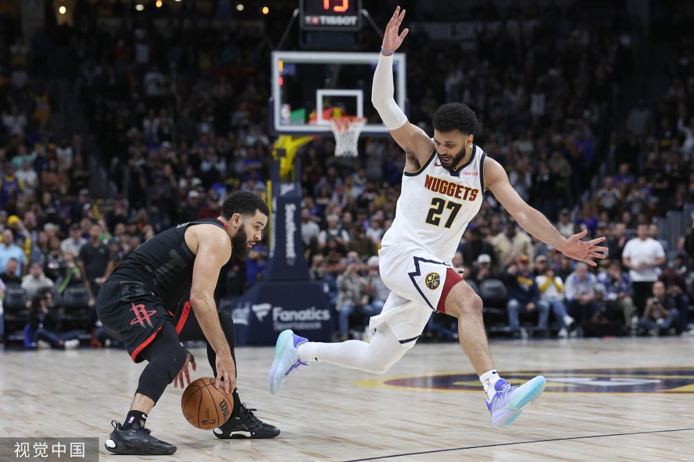 足球运动中 足球运动中